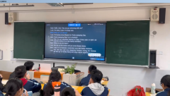 <b>统会把我们分成小组</b>